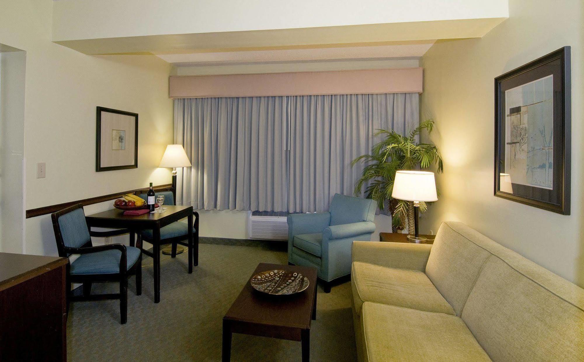 Best Western Plus Coastline Inn Wilmington Eksteriør billede